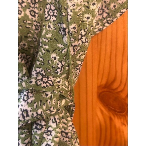 Max Studio Ruffle Sleeve Tie Waist Green Floral Blouse READ NWT Size XL (5942) - Picture 10 of 10